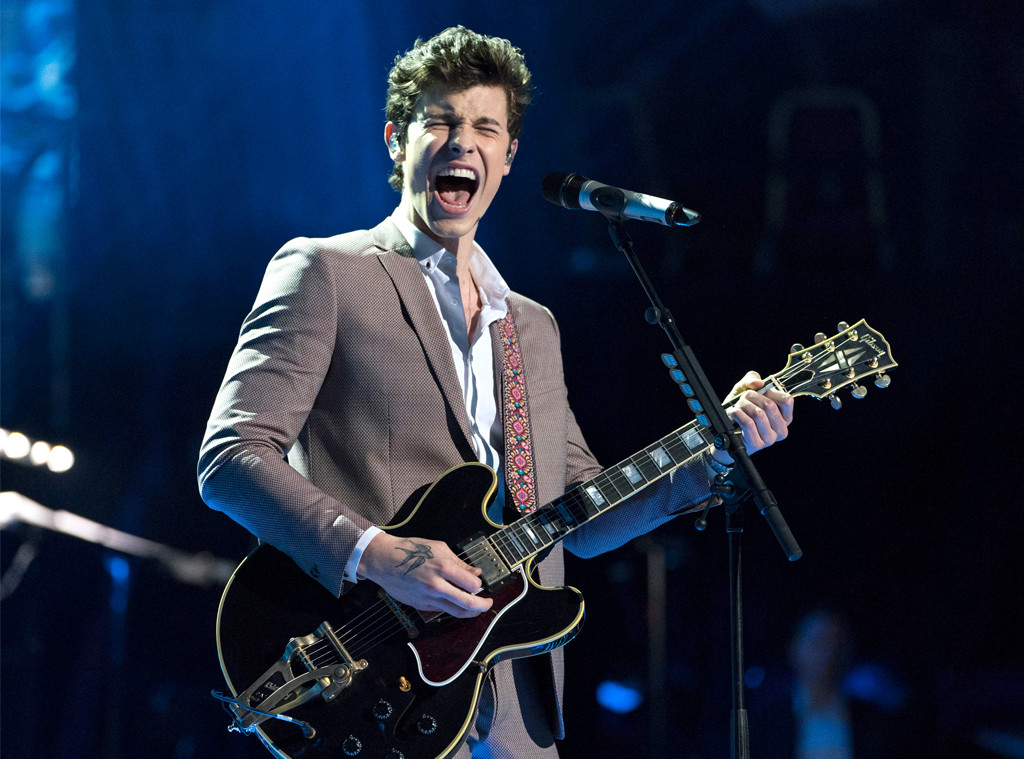 Photos From Queen Elizabeth S Star Studded 92nd Birthday Concert E Online